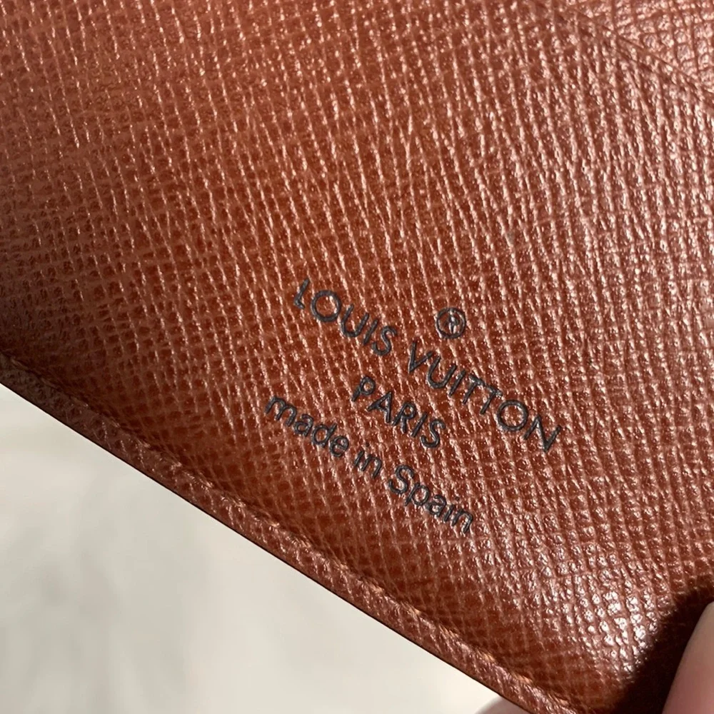 2003 authentic Louis Vuitton men’s wallet monogram